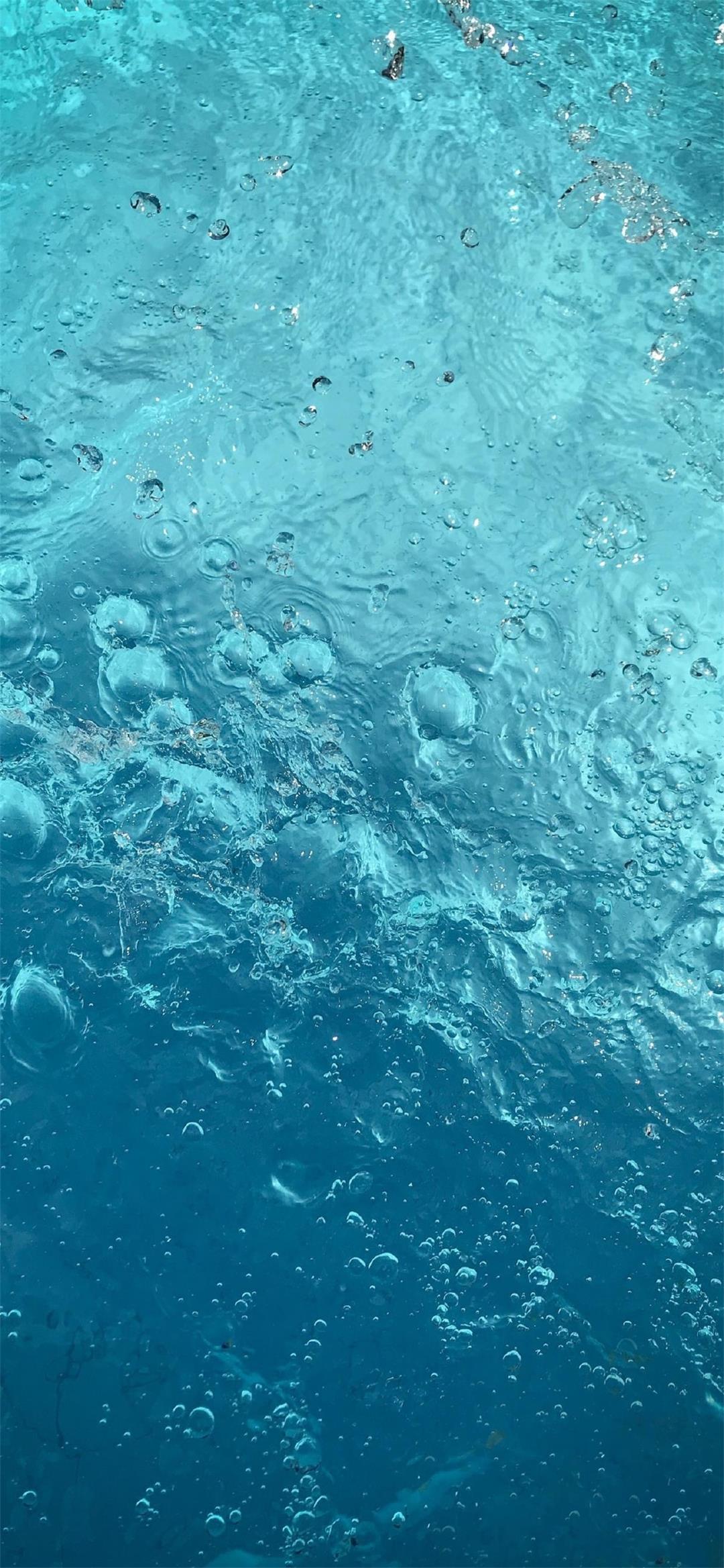 water bubbles underwater perspective